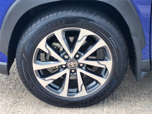 2024 Toyota Corolla Cross XLE photo 9