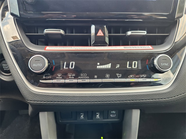 2024 Toyota Corolla Cross XLE photo 15