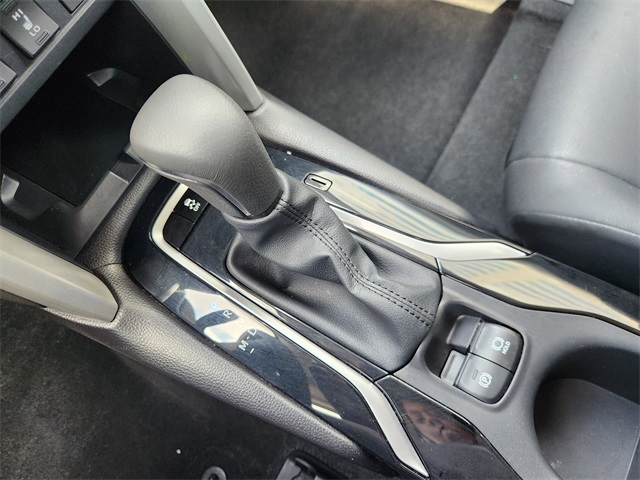 2024 Toyota Corolla Cross XLE photo 16