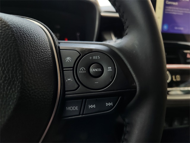 2024 Toyota Corolla Cross XLE photo 24