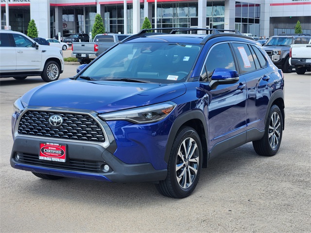 2024 Toyota Corolla Cross XLE photo 2