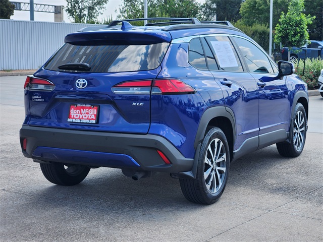 2024 Toyota Corolla Cross XLE photo 6