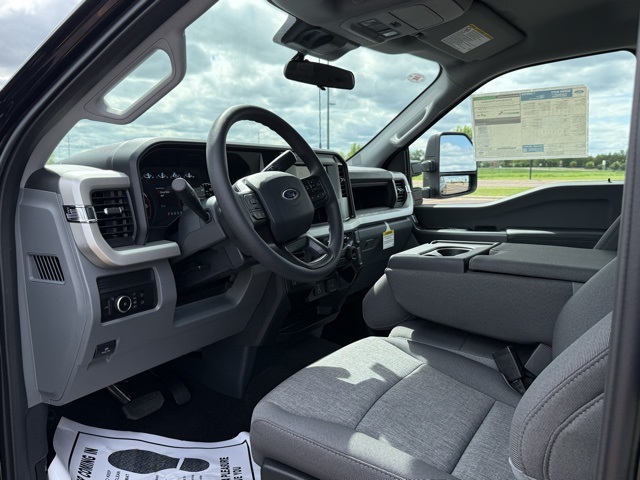 2025 Ford F-350 Super Duty XL