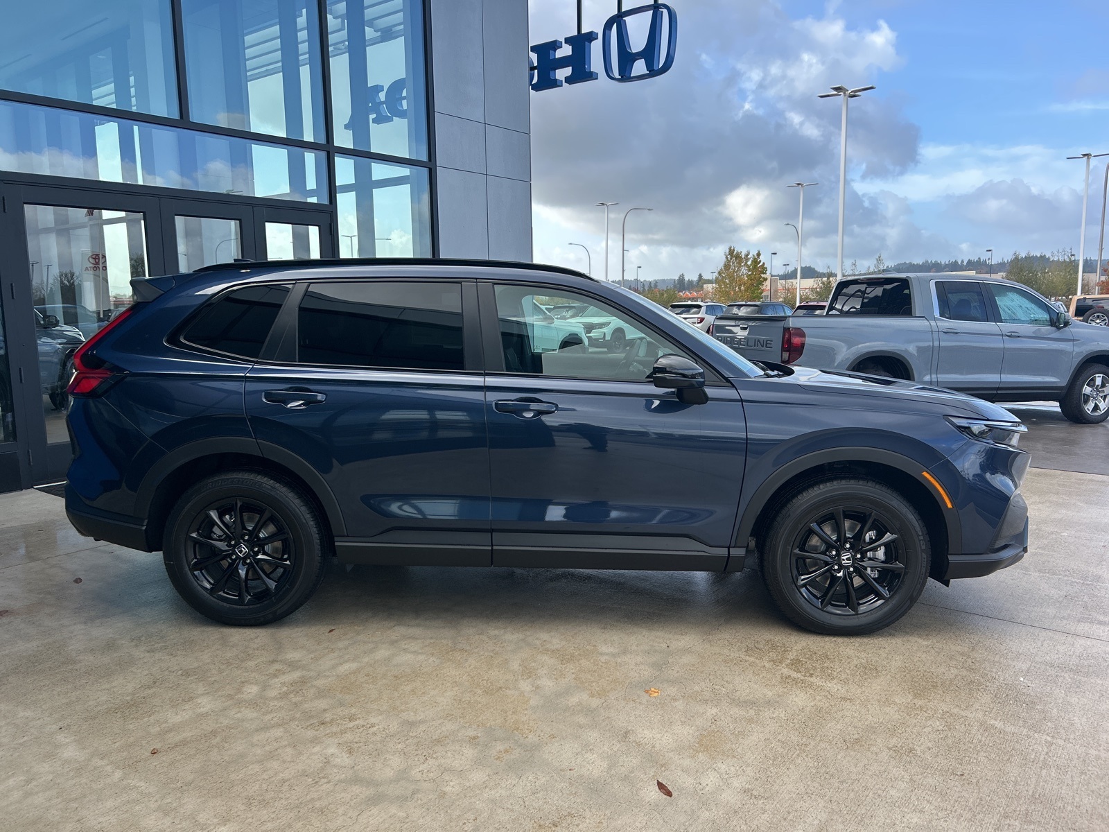 2026 Honda CR-V Hybrid Sport photo 2