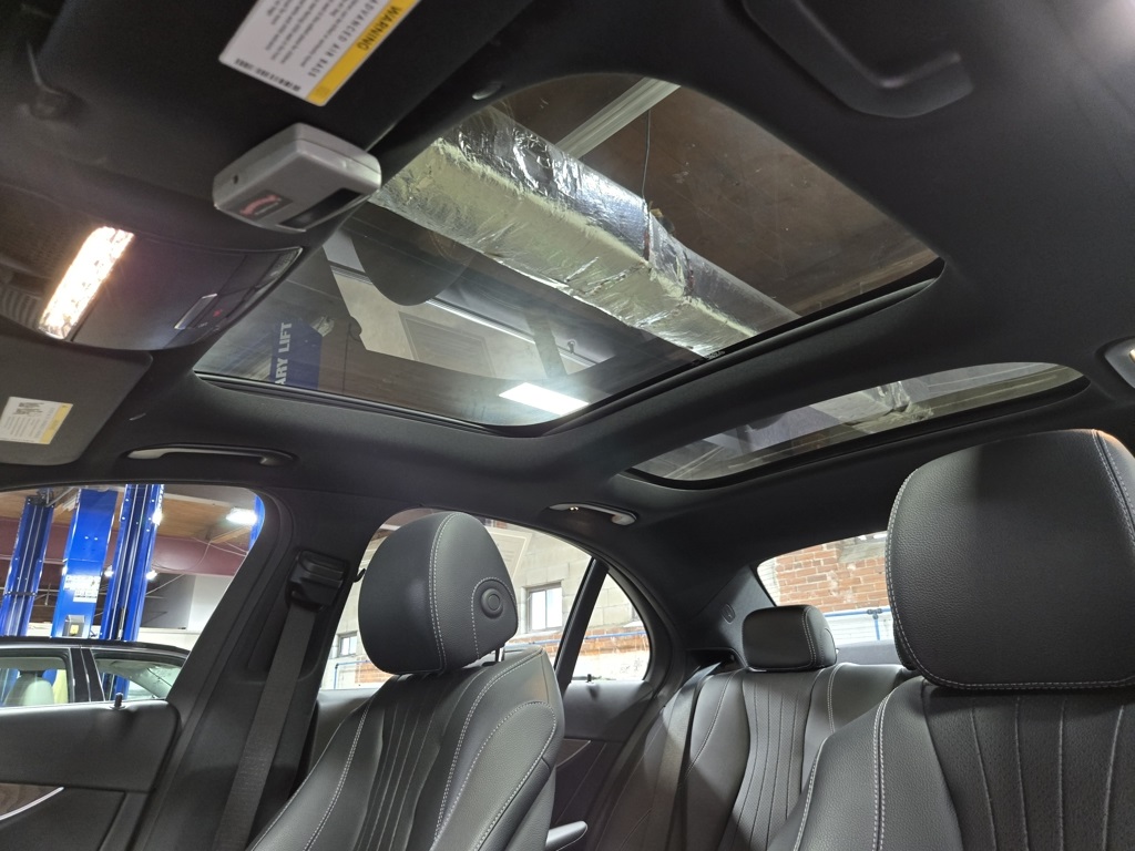 2022 Mercedes Benz E 350 photo 10