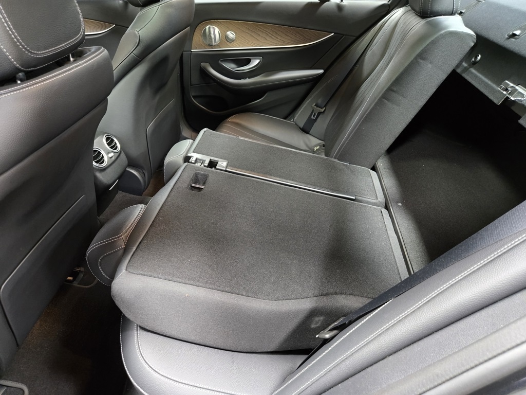 2022 Mercedes Benz E 350 photo 40