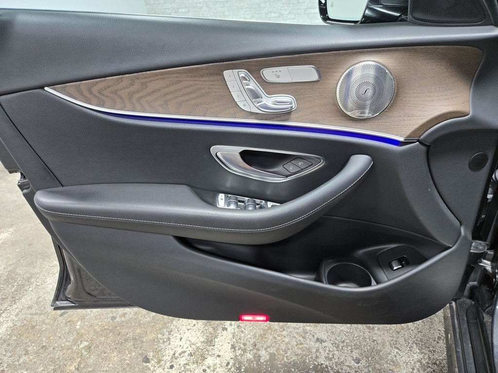 2022 Mercedes Benz E 350 photo 7
