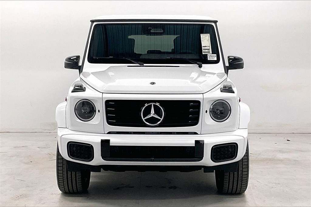 2025 Mercedes Benz G photo 3
