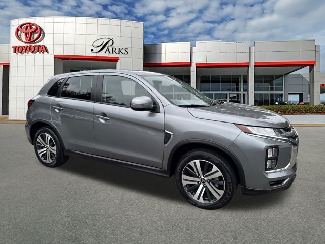 2024 Mitsubishi Outlander Sport SE's photo
