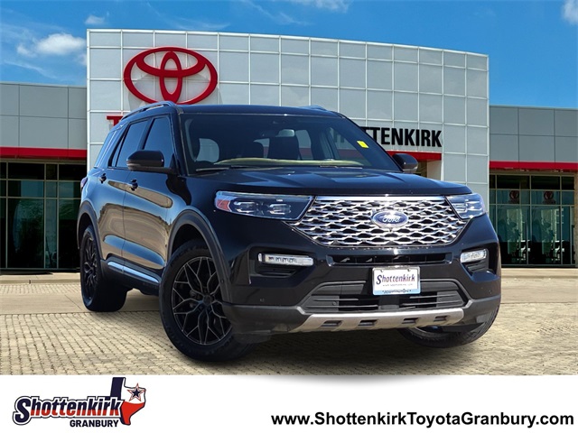 2020 Ford Explorer Platinum's photo