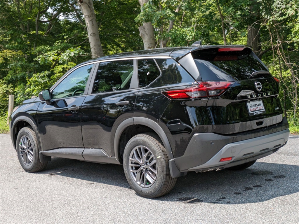 2023 Nissan Rogue S's photo