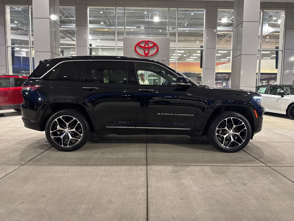 Used 2023 Jeep Grand Cherokee SUV