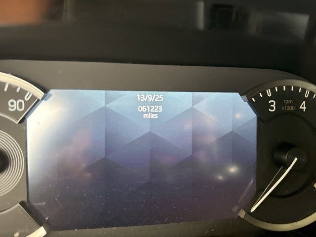 2021 Land Rover Defender 110 Standard photo 6