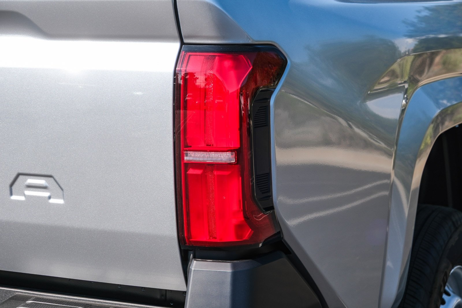 2025 Toyota Tacoma SR XtraCab photo 11