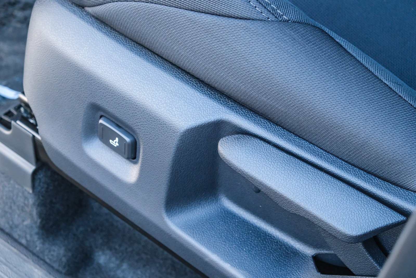 2025 Toyota Tacoma SR XtraCab photo 15