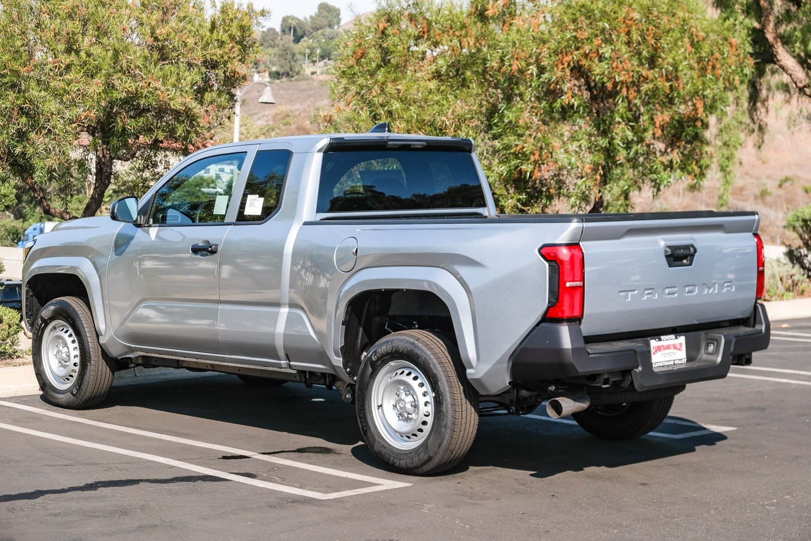 2025 Toyota Tacoma SR XtraCab photo 8