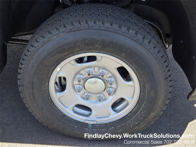 2025 Chevrolet Silverado 2500HD photo 3