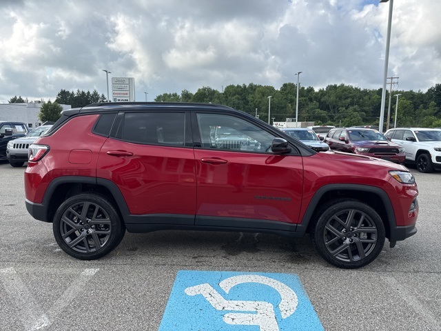 2025 Jeep Compass Limited photo 7