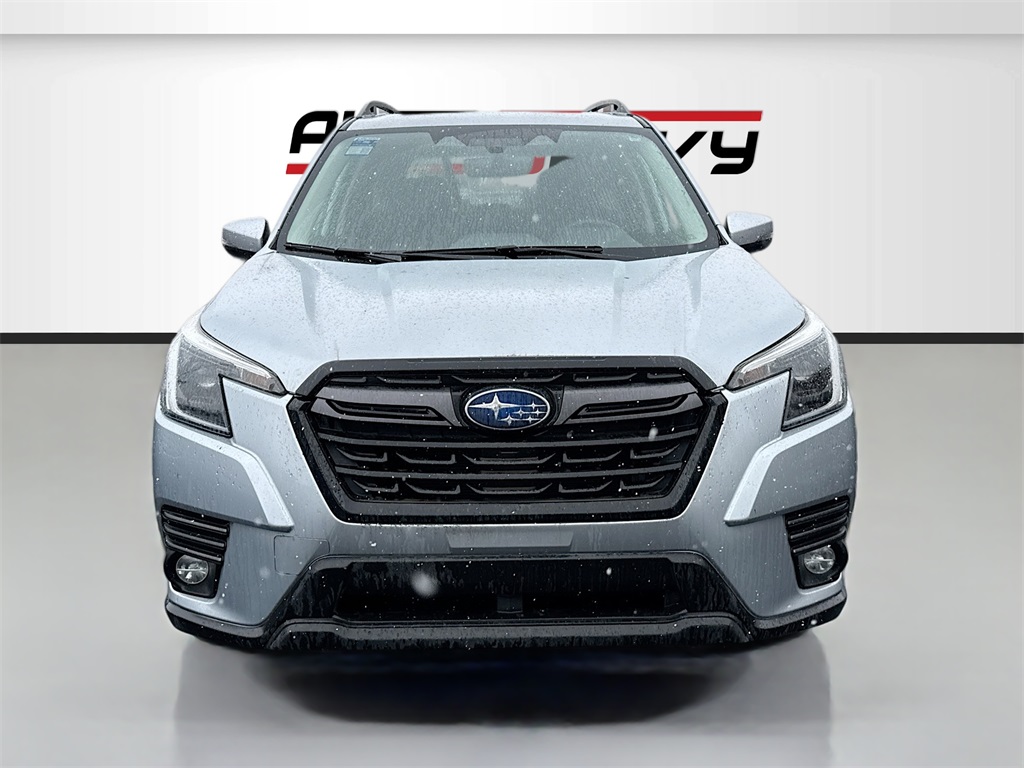 2024 Subaru Forester Limited photo 2