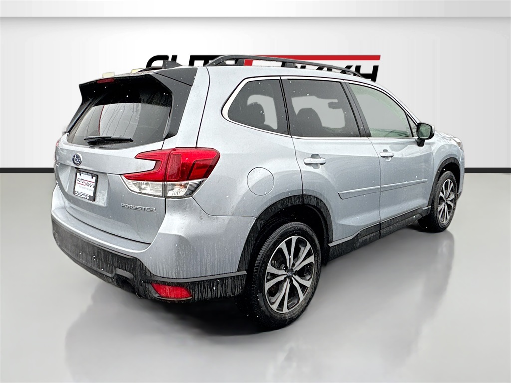 2024 Subaru Forester Limited photo 7