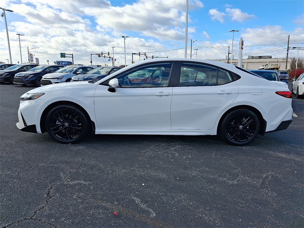 2026 Toyota Camry SE photo 3