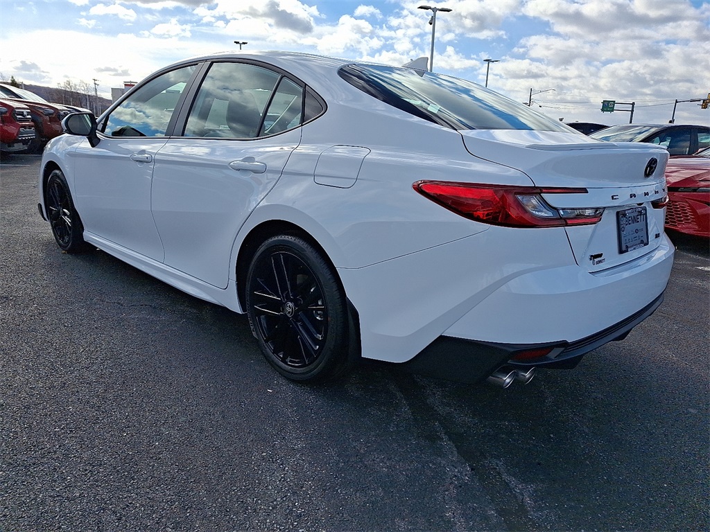 2026 Toyota Camry SE photo 4