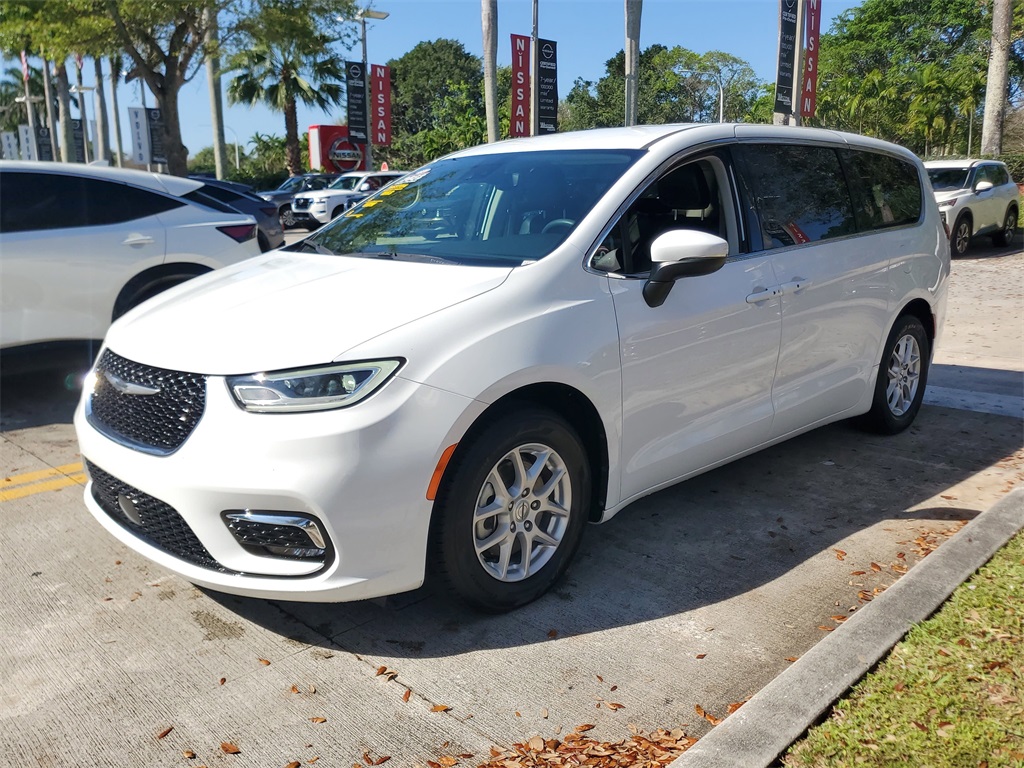 used 2023 Chrysler Pacifica car, priced at $24,995
