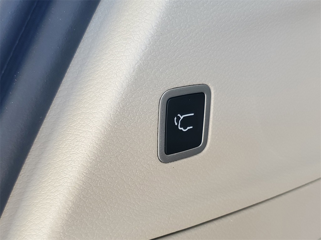 used 2023 Chrysler Pacifica car, priced at $24,995