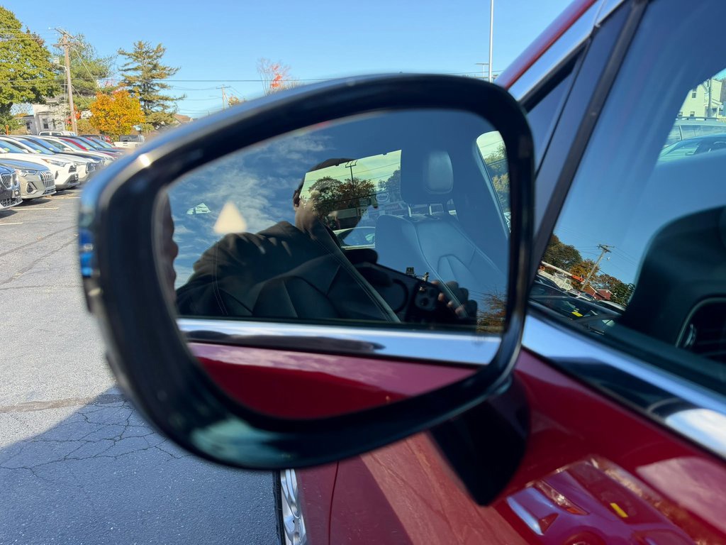 Used 2025 Chrysler Pacifica Van