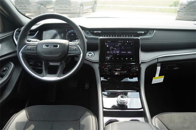 2025 Jeep Grand Cherokee Altitude X photo 11