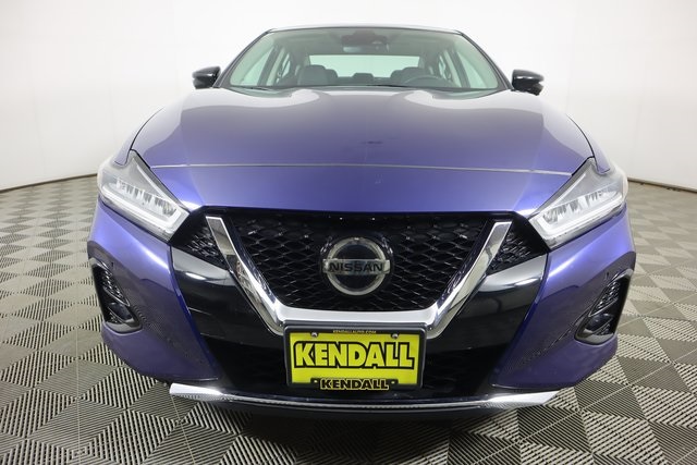 Used 2021 Blue Nissan Platinum image 2