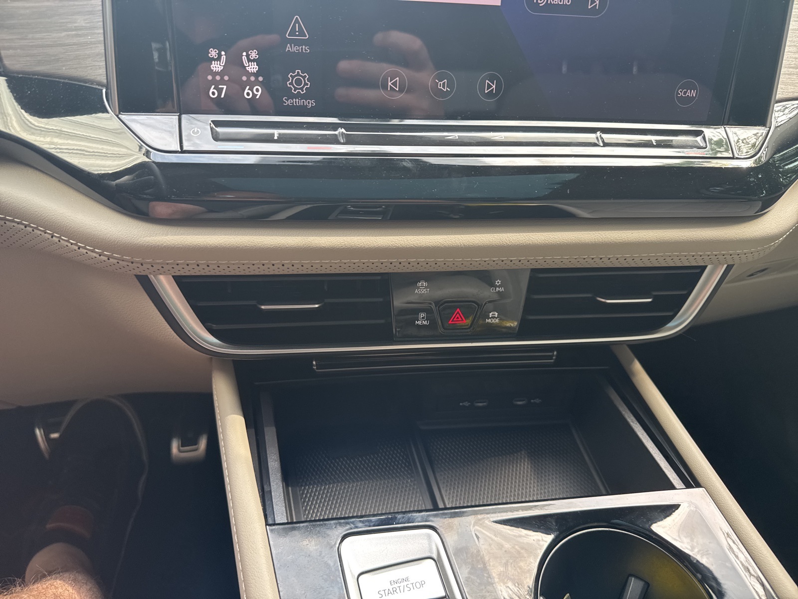 2024 White Volkswagen Atlas 2.0T SEL Premium R-Line AWD SUV