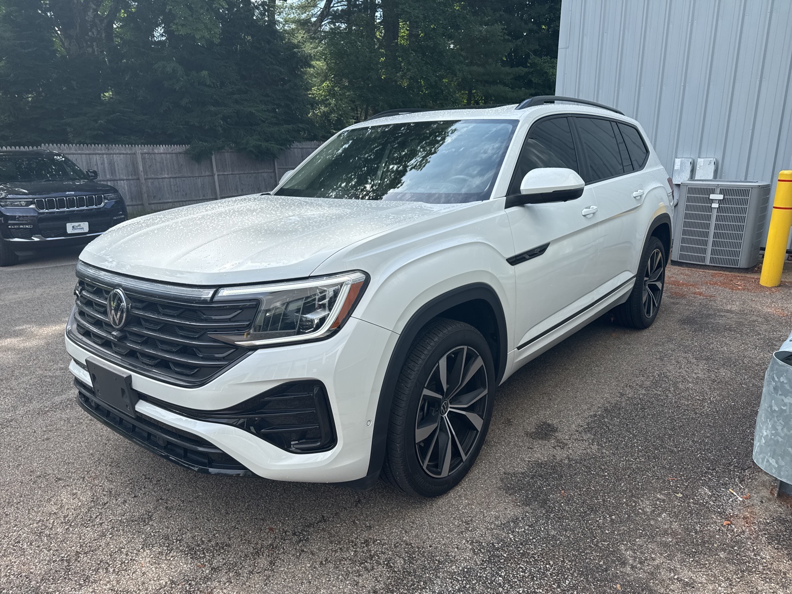 2024 White Volkswagen Atlas 2.0T SEL Premium R-Line AWD SUV