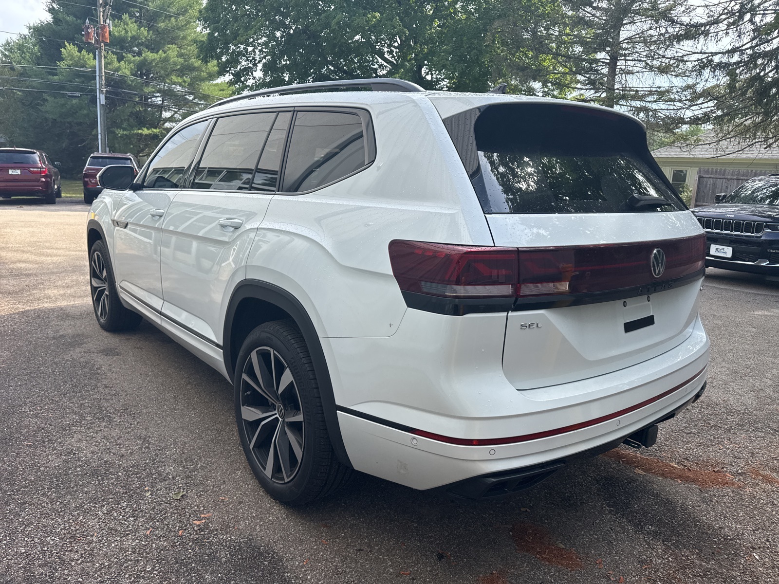 2024 White Volkswagen Atlas 2.0T SEL Premium R-Line AWD SUV