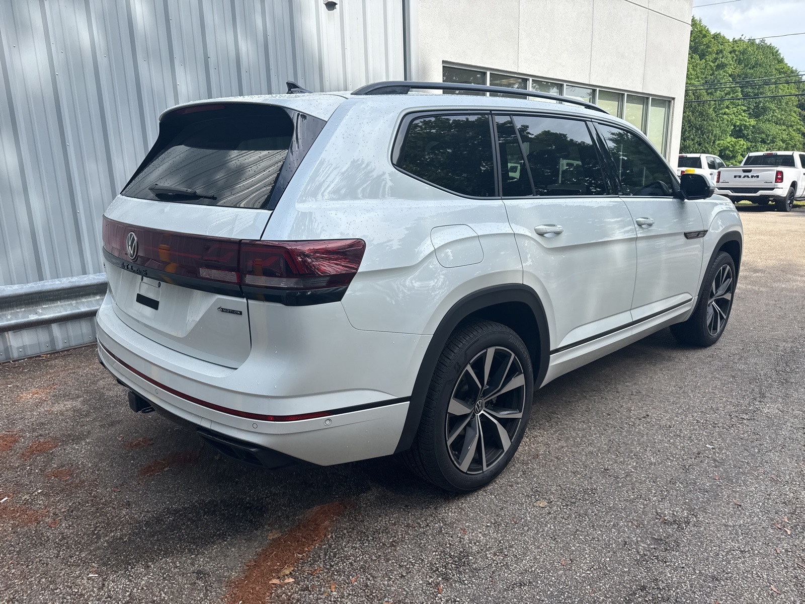 2024 White Volkswagen Atlas 2.0T SEL Premium R-Line AWD SUV