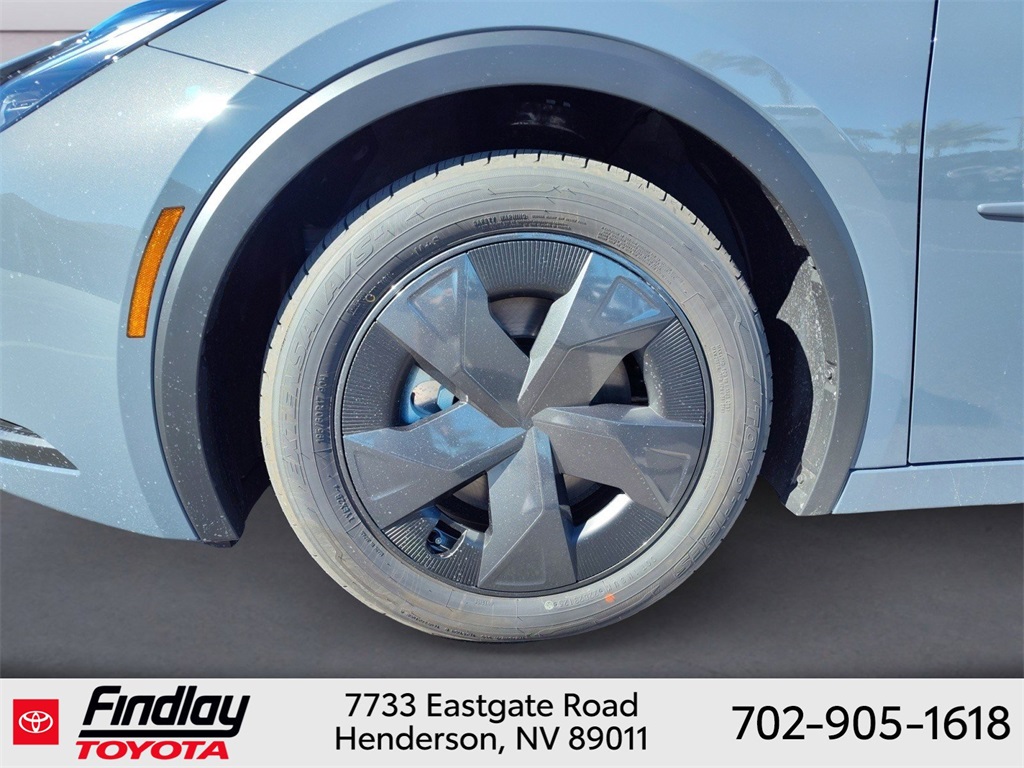 2026 Toyota Prius Plug-in Hybrid SE photo 4