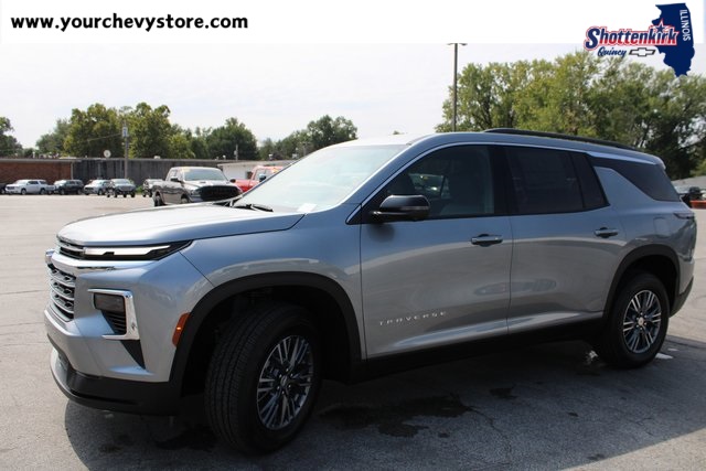 2026 Chevrolet Traverse photo 2