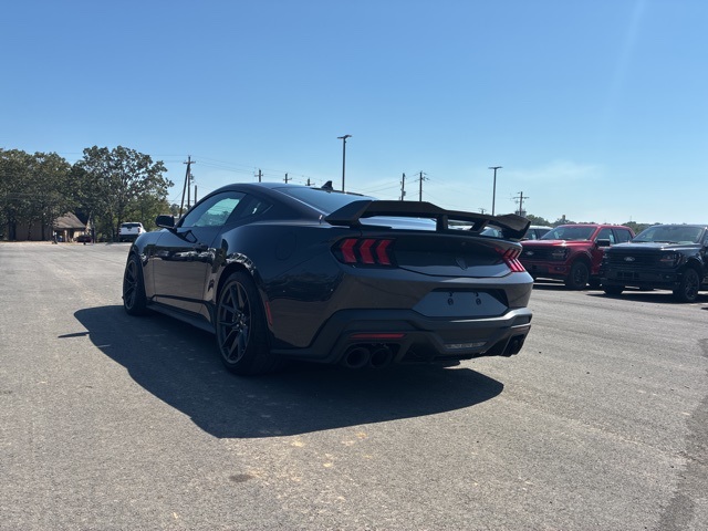 2024 Ford Mustang Dark Horse photo 3