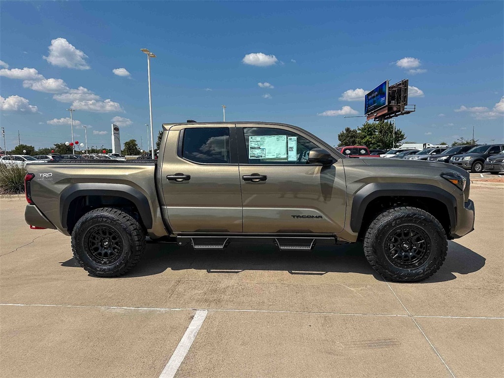 2025 Toyota Tacoma TRD Off-Road Double Cab photo 4