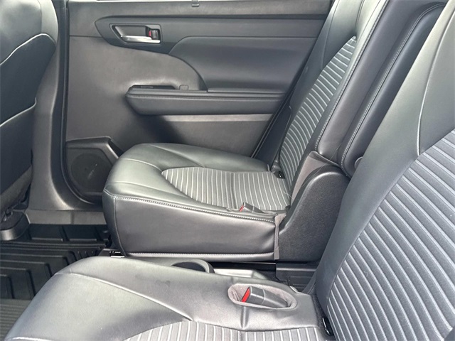 2022 Toyota Highlander XSE photo 13