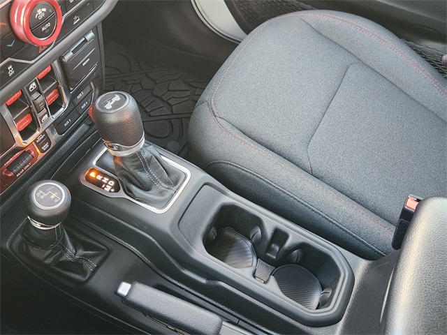 2024 Jeep Wrangler Rubicon photo 16