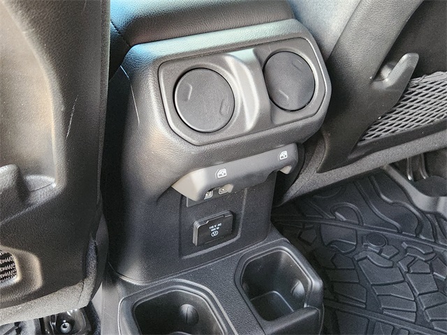 2024 Jeep Wrangler Rubicon photo 27