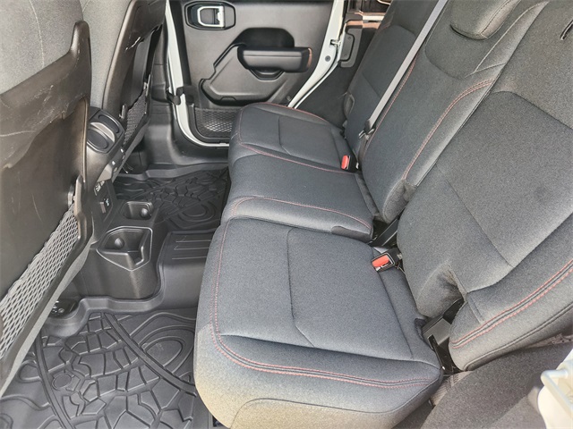 2024 Jeep Wrangler Rubicon photo 28