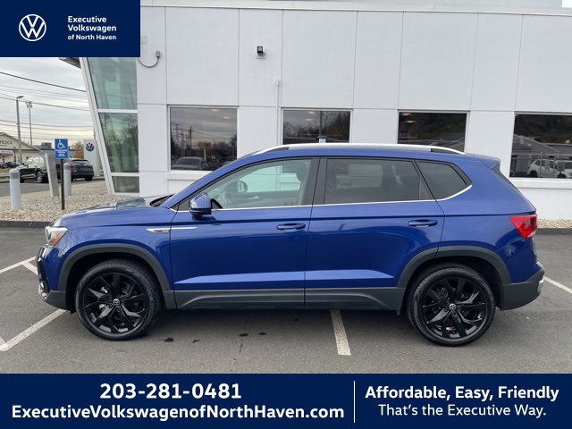 2024 Volkswagen Taos SE's photo
