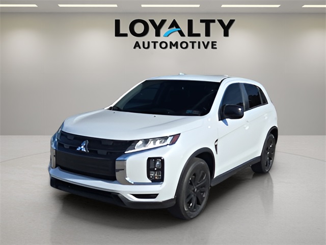 2024 Mitsubishi Outlander Sport LE's photo