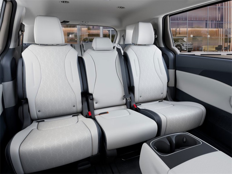 2026 Kia Carnival EX photo 11