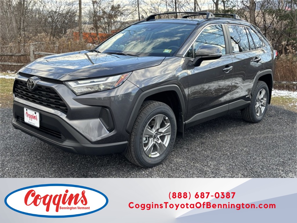 2025 Toyota RAV4 XLE's photo