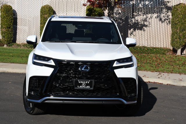 2025 Lexus LX 600 F SPORT photo 2
