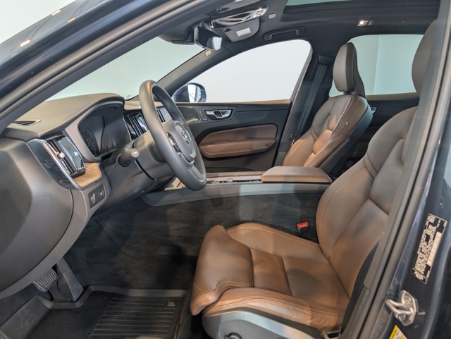2021 Volvo XC60 T5 Inscription photo 10
