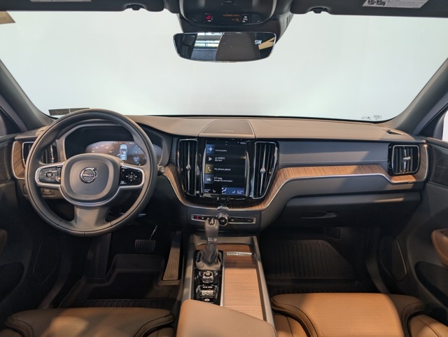2021 Volvo XC60 T5 Inscription photo 12